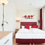 Apartment 626, Seepark *
